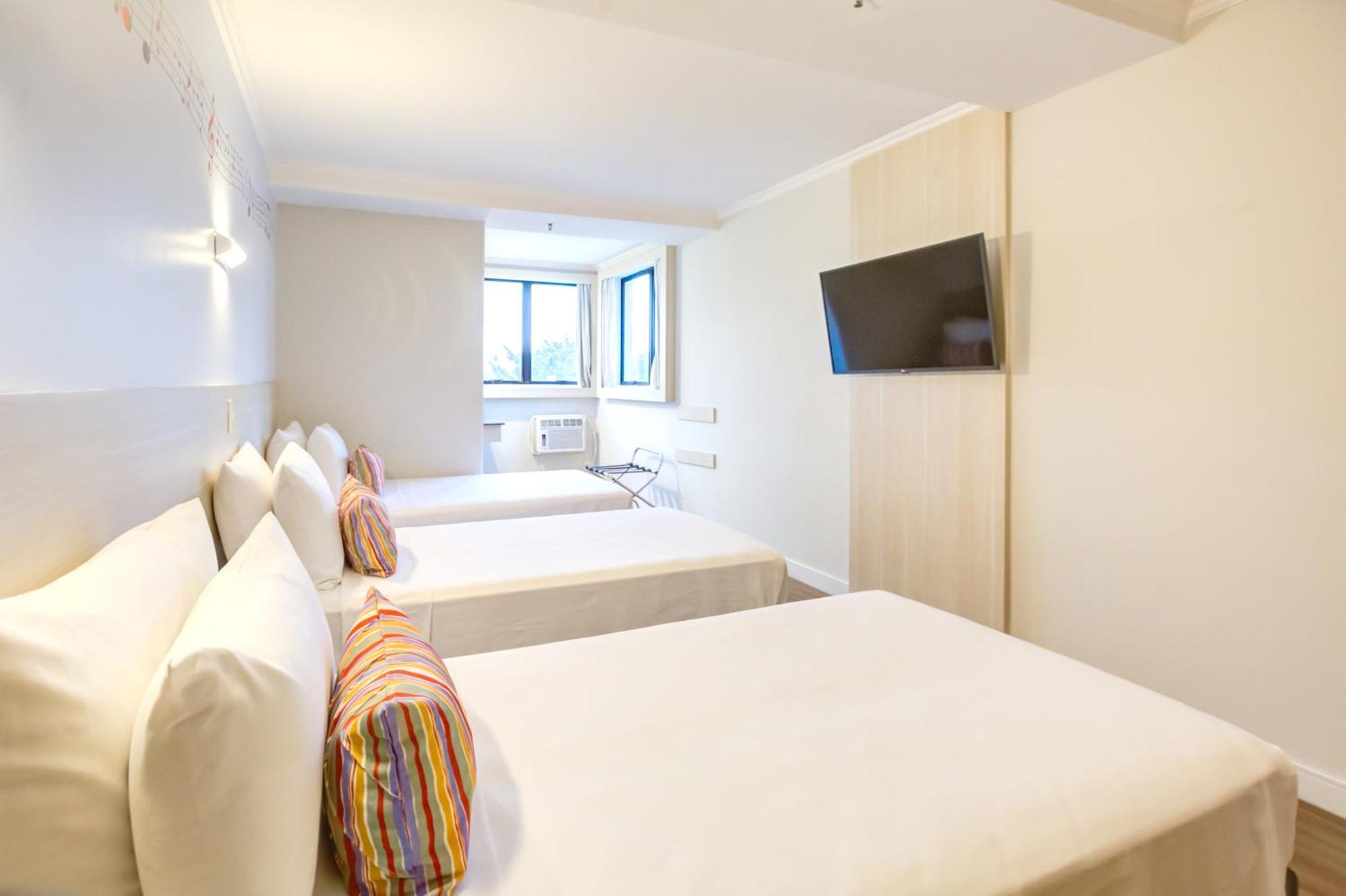 Transamerica Fit Lobos Hotel